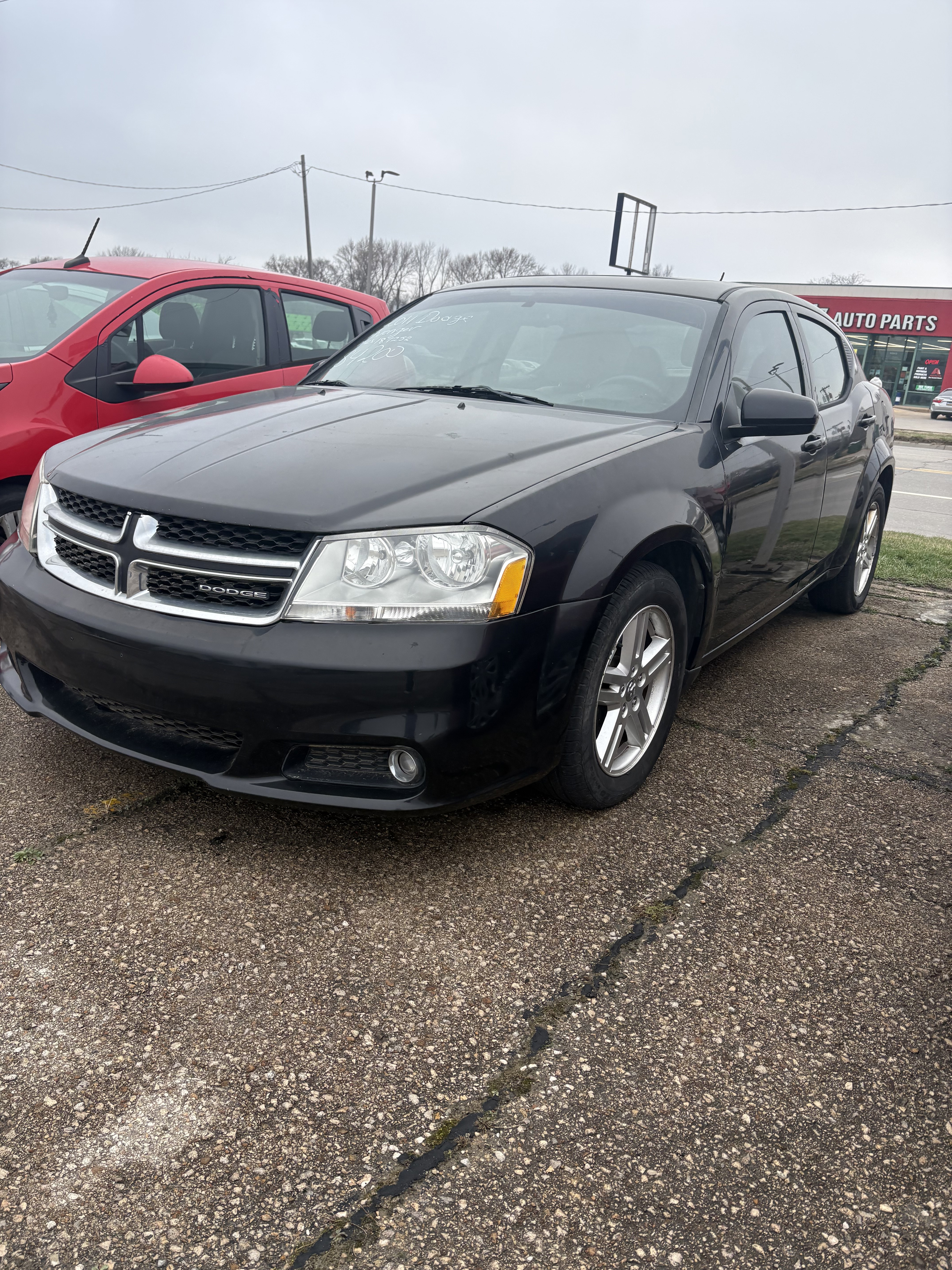 2011 Dodge Avenger Lux